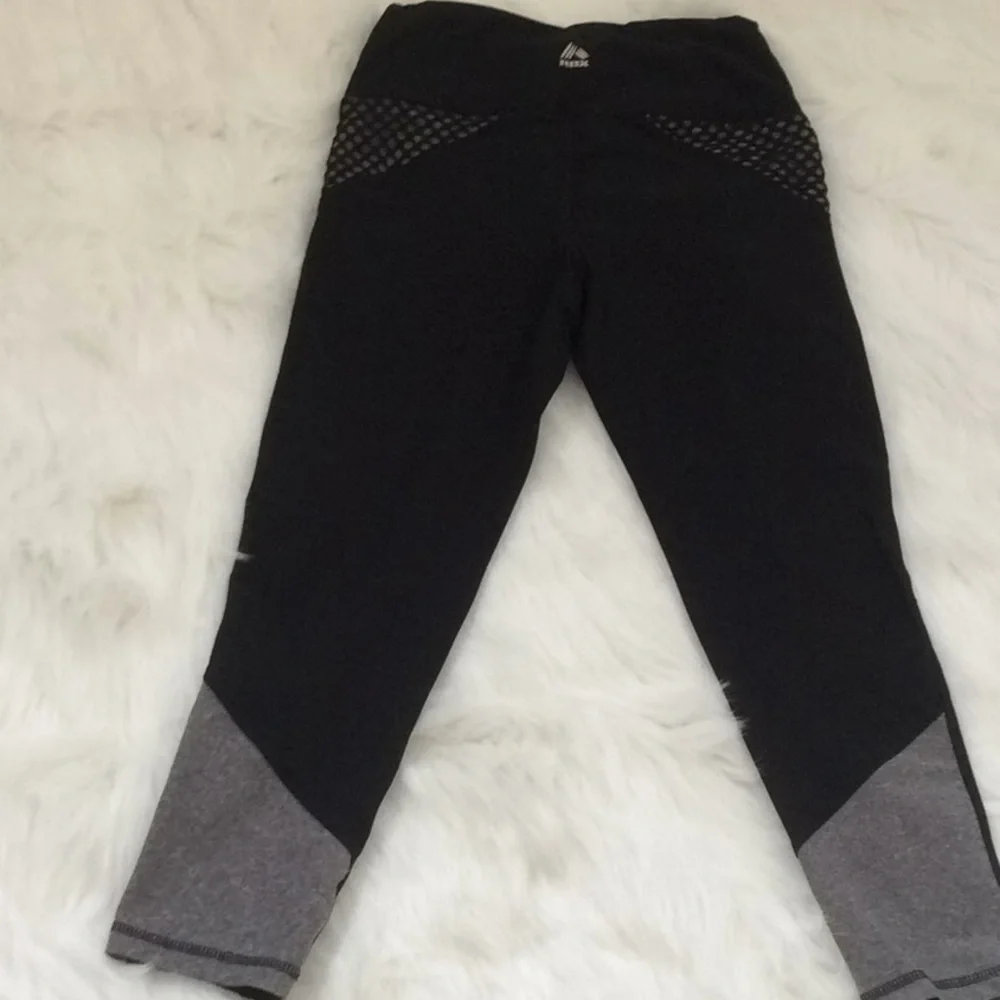 RBX Capri Workout Leggings.‎